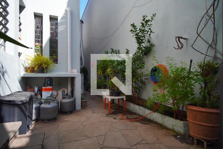 Casa à venda com 340m², 4 quartos e 2 vagasPátio _Fundos 