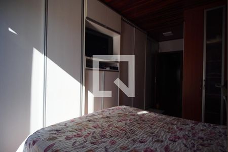 Casa à venda com 340m², 4 quartos e 2 vagasQuarto  Suíte 