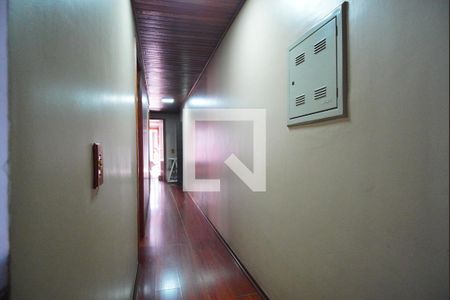 Casa à venda com 340m², 4 quartos e 2 vagasCorredor 