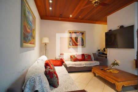 Sala  de casa à venda com 4 quartos, 340m² em Rio Branco, Porto Alegre