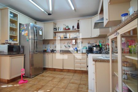 Casa à venda com 340m², 4 quartos e 2 vagasCozinha 