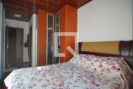 Casa à venda com 340m², 4 quartos e 2 vagasQuarto  Suíte 