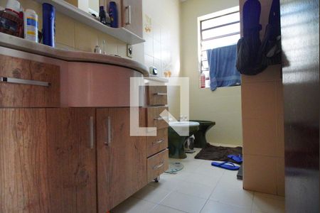 Casa à venda com 340m², 4 quartos e 2 vagasBanheiro  suíte 