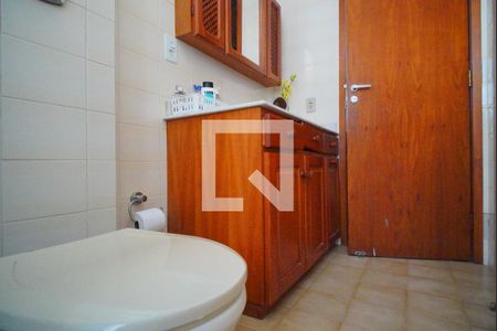 Casa à venda com 340m², 4 quartos e 2 vagasBanheiro  Corredor 