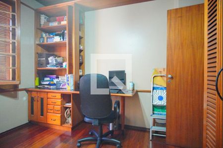 Casa à venda com 340m², 4 quartos e 2 vagasQuarto  2