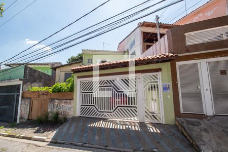 Casa para alugar com 150m², 3 quartos e 2 vagas Casa para alugar com 150m², 3 quartos e 2 vagasFachada