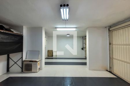 Casa à venda com 200m², 3 quartos e 2 vagas Casa à venda com 200m², 3 quartos e 2 vagasGaragem