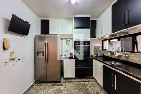 Casa à venda com 200m², 3 quartos e 2 vagas Casa à venda com 200m², 3 quartos e 2 vagasCozinha