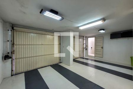 Casa à venda com 200m², 3 quartos e 2 vagas Casa à venda com 200m², 3 quartos e 2 vagasGaragem