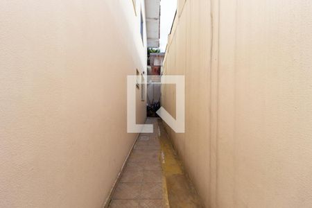 Casa à venda com 110m², 3 quartos e 2 vagasCorredor