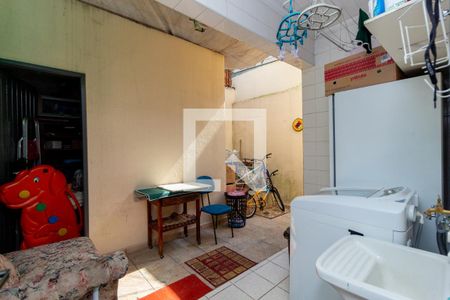 Casa à venda com 110m², 3 quartos e 2 vagasÁrea de Serviço