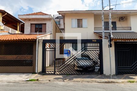 Casa à venda com 110m², 3 quartos e 2 vagasFachada