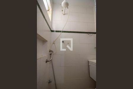 Banheiro de serviço de apartamento para alugar com 3 quartos, 90m² em Vila Isabel, Rio de Janeiro