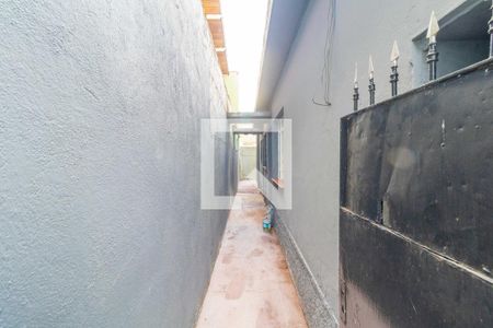 Casa para alugar com 97m², 2 quartos e 1 vagaCorredor lateral