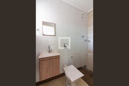 Casa à venda com 225m², 3 quartos e 3 vagas Casa à venda com 225m², 3 quartos e 3 vagasBanheiro da Edícula