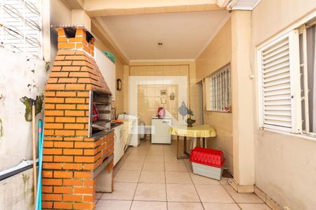 Casa à venda com 225m², 3 quartos e 3 vagas Casa à venda com 225m², 3 quartos e 3 vagasQuintal