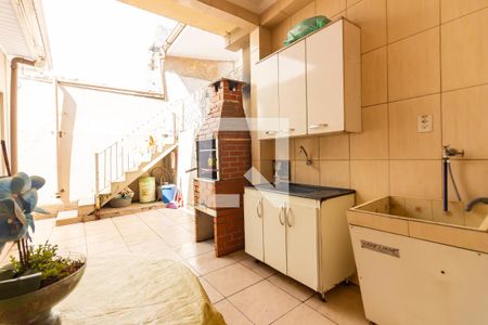 Casa à venda com 225m², 3 quartos e 3 vagas Casa à venda com 225m², 3 quartos e 3 vagasQuintal