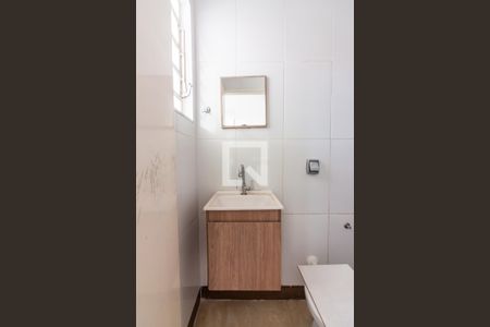 Casa à venda com 225m², 3 quartos e 3 vagas Casa à venda com 225m², 3 quartos e 3 vagasBanheiro da Edícula