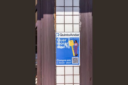 Casa à venda com 225m², 3 quartos e 3 vagas Casa à venda com 225m², 3 quartos e 3 vagasPlaca de Anuncio