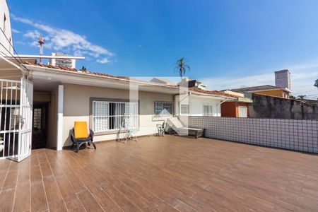 Casa à venda com 225m², 3 quartos e 3 vagas Casa à venda com 225m², 3 quartos e 3 vagasSacada