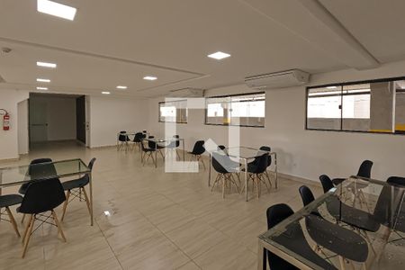 Apartamento à venda com 43m², 2 quartos e 1 vaga Apartamento à venda com 43m², 2 quartos e 1 vagaÁrea comum - Salão de festas