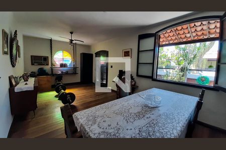 Quarto de casa de condomínio à venda com 6 quartos, 170m² em Itaipu, Niterói