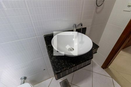 Casa para alugar com 120m², 3 quartos e 3 vagas Casa para alugar com 120m², 3 quartos e 3 vagasDetalhe do banheiro social