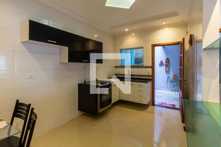 Casa para alugar com 120m², 3 quartos e 3 vagas Casa para alugar com 120m², 3 quartos e 3 vagasCozinha