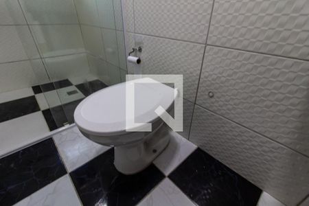 Casa para alugar com 120m², 3 quartos e 3 vagas Casa para alugar com 120m², 3 quartos e 3 vagasDetalhe do banheiro da suíte