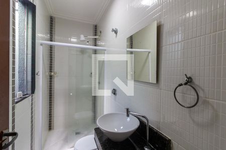 Casa para alugar com 120m², 3 quartos e 3 vagas Casa para alugar com 120m², 3 quartos e 3 vagasBanheiro social