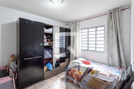 Casa à venda com 120m², 3 quartos e 2 vagasQuarto 3
