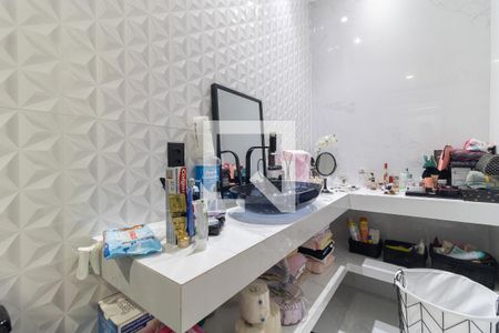 Casa à venda com 120m², 3 quartos e 1 vagaBanheiro da Suíte 1