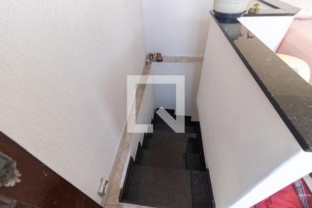 Casa à venda com 120m², 3 quartos e 1 vagaEscada