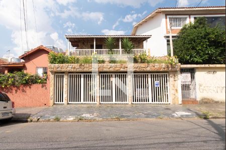 Casa à venda com 280m², 3 quartos e 3 vagasFachada