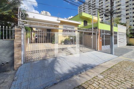 Casa à venda com 160m², 5 quartos e 5 vagasFachada