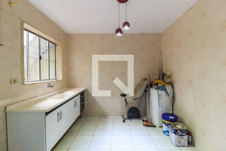 Casa para alugar com 320m², 4 quartos e 2 vagas Casa para alugar com 320m², 4 quartos e 2 vagasCozinha 2