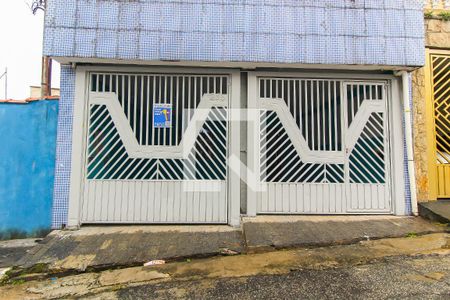 Casa para alugar com 320m², 4 quartos e 2 vagas Casa para alugar com 320m², 4 quartos e 2 vagasFachada