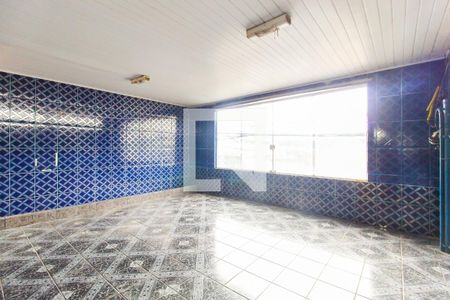 Casa para alugar com 320m², 4 quartos e 2 vagas Casa para alugar com 320m², 4 quartos e 2 vagasVaranda da Suíte