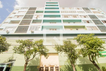 Apartamento à venda com 113m², 2 quartos e sem vaga Apartamento à venda com 113m², 2 quartos e sem vagaFachada