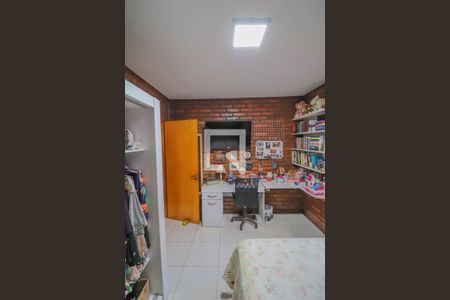 Casa à venda com 214m², 4 quartos e 2 vagasQuarto 