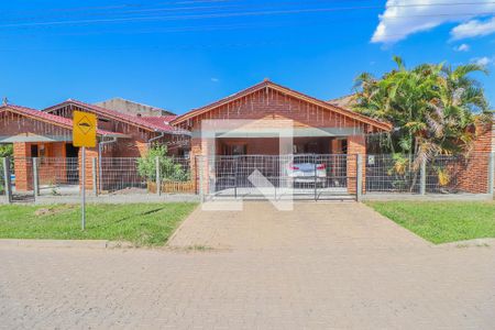 Casa à venda com 214m², 4 quartos e 2 vagasFachada 