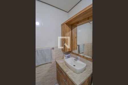 Casa à venda com 214m², 4 quartos e 2 vagasSuíte banheiro 