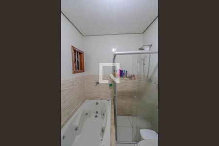 Casa à venda com 214m², 4 quartos e 2 vagasSuíte banheiro 