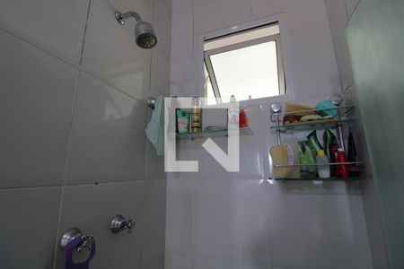 Casa de condomínio à venda com 101m², 3 quartos e 2 vagasChuveiro banheiro da suíte