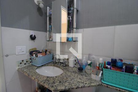 Casa de condomínio à venda com 101m², 3 quartos e 2 vagasPia banheiro da suíte