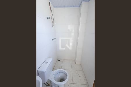 Banheiro de apartamento para alugar com 1 quarto, 18m² em Dona Clara, Belo Horizonte