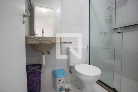 Banheiro de apartamento para alugar com 1 quarto, 36m² em Taquara, Rio de Janeiro