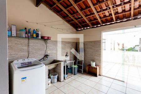 Casa à venda com 300m², 5 quartos e 4 vagasÁrea de Serviço