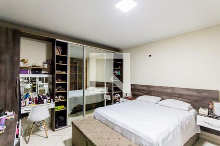 Casa à venda com 300m², 5 quartos e 4 vagasSuíte 2