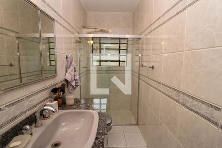 Casa à venda com 200m², 4 quartos e 2 vagasBanheiro